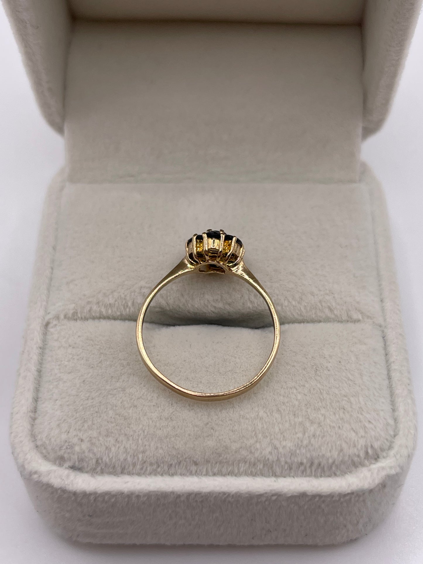 9ct gold sapphire cluster ring