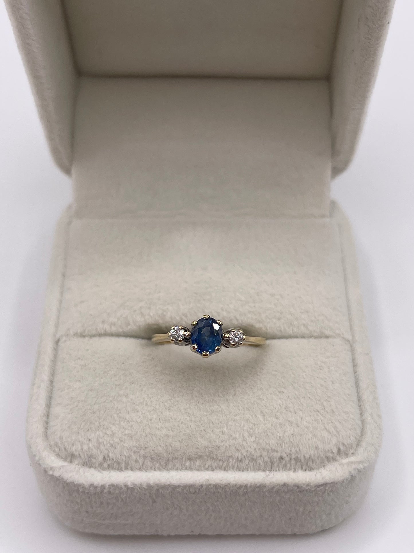 9ct gold sapphire and diamond ring