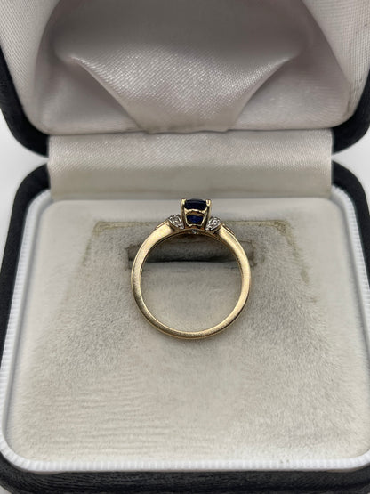9ct gold kyanite and zircon ring