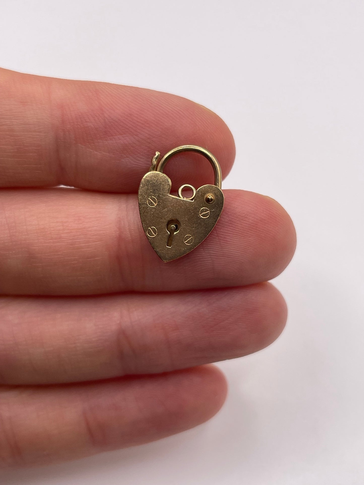 9ct gold padlock 4