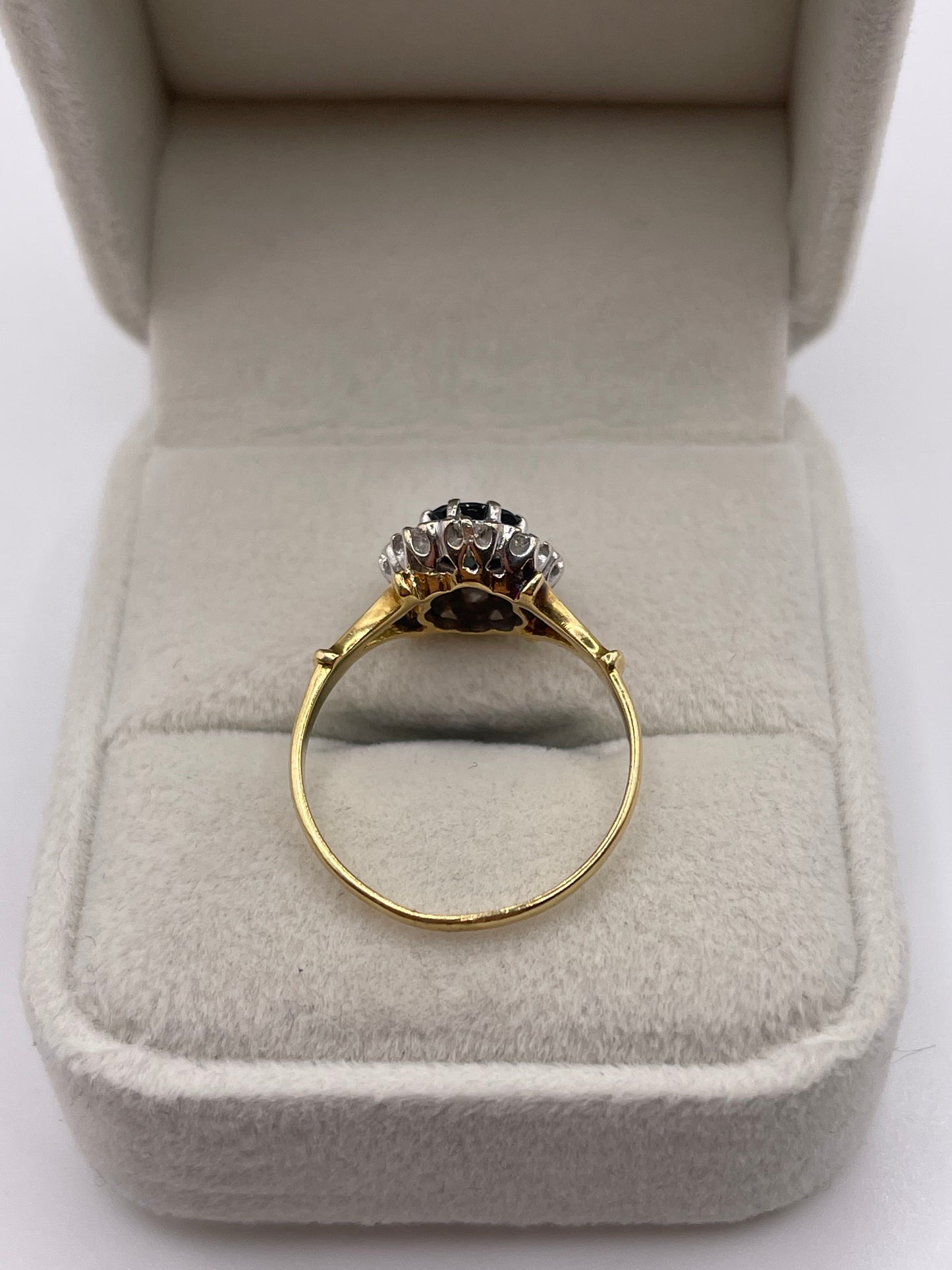 18ct gold sapphire and diamond ring