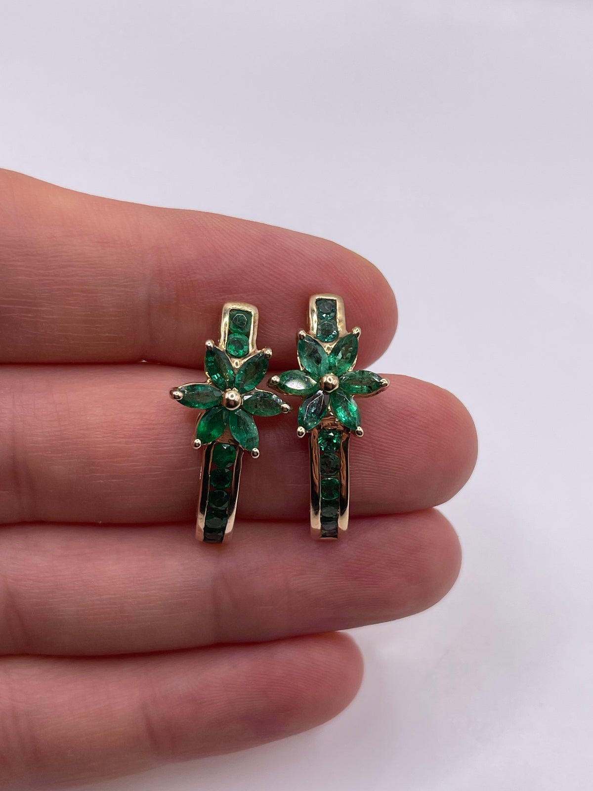 9ct gold emerald cluster earrings