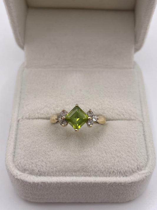 9ct gold peridot and topaz ring