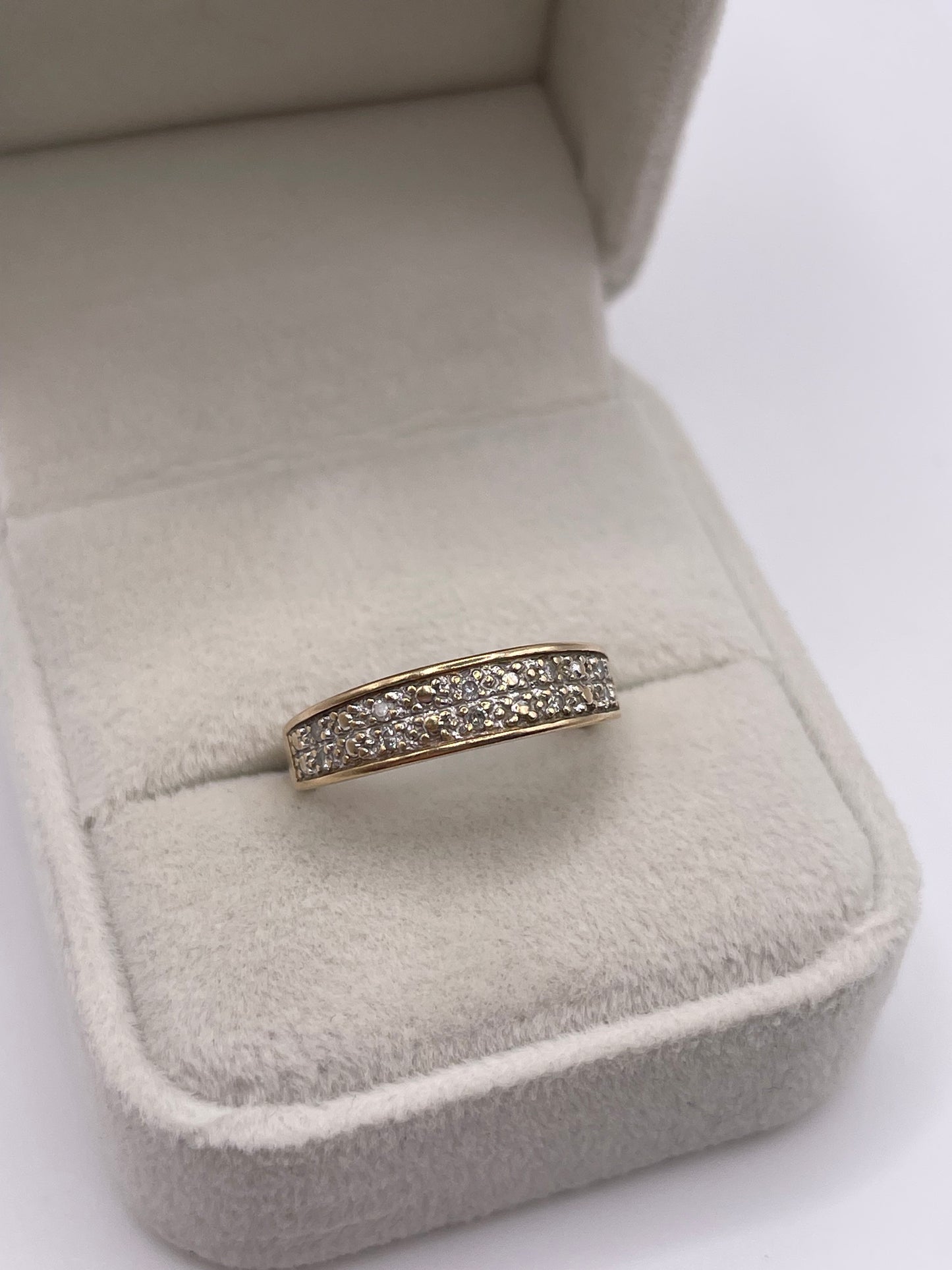 9ct gold diamond ring