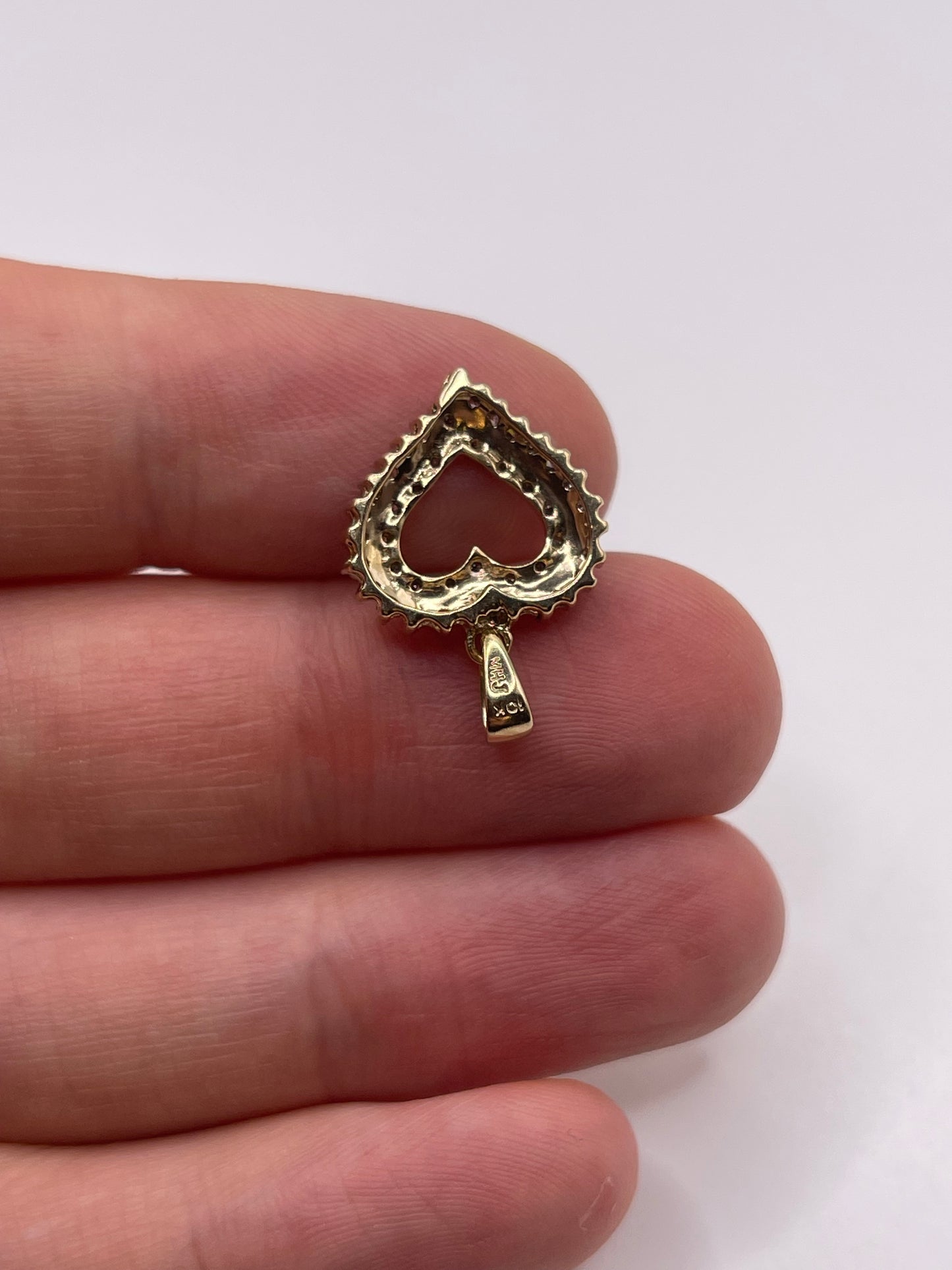 9ct gold diamond heart pendant