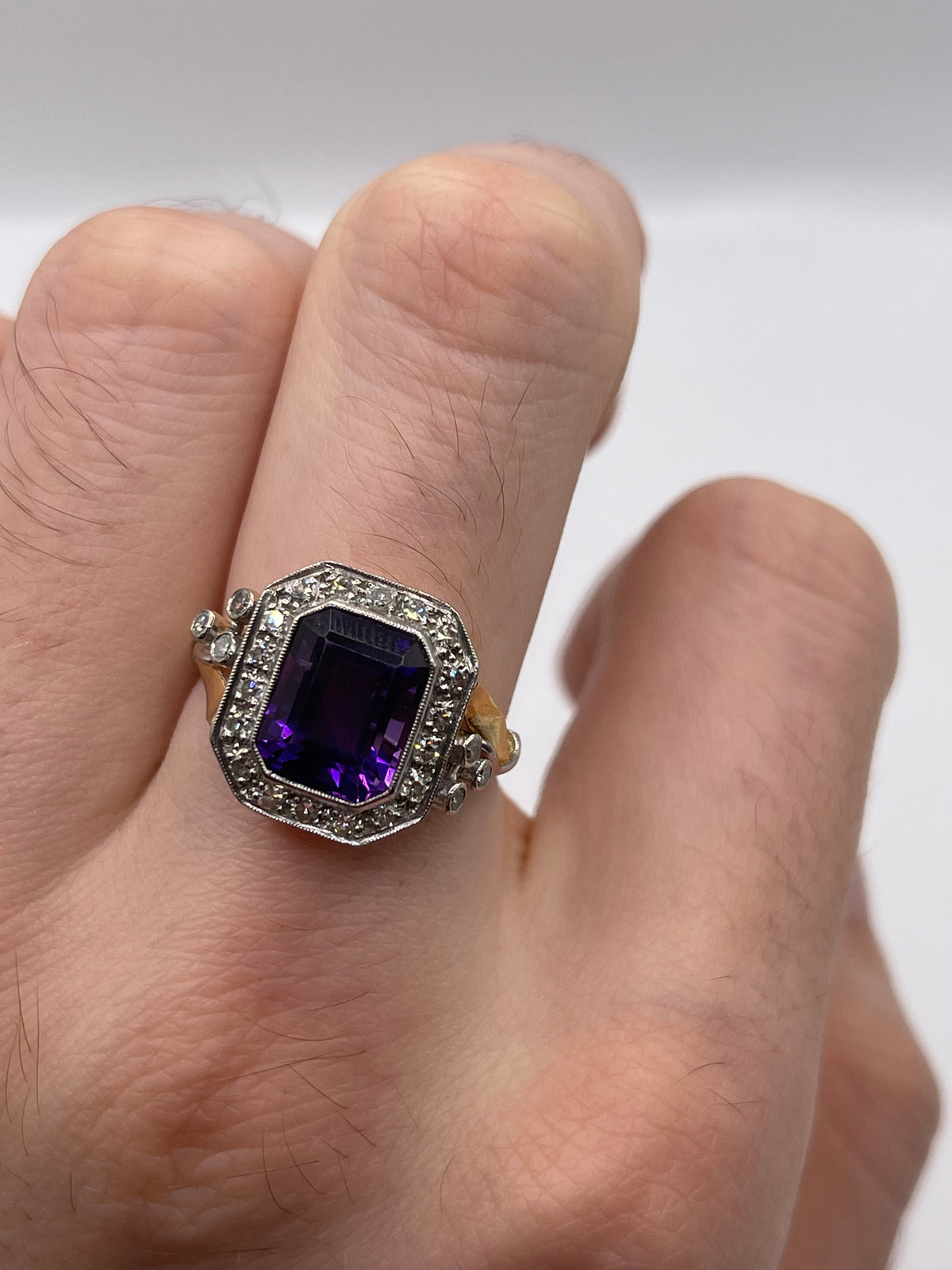 18ct gold amethyst and diamond ring
