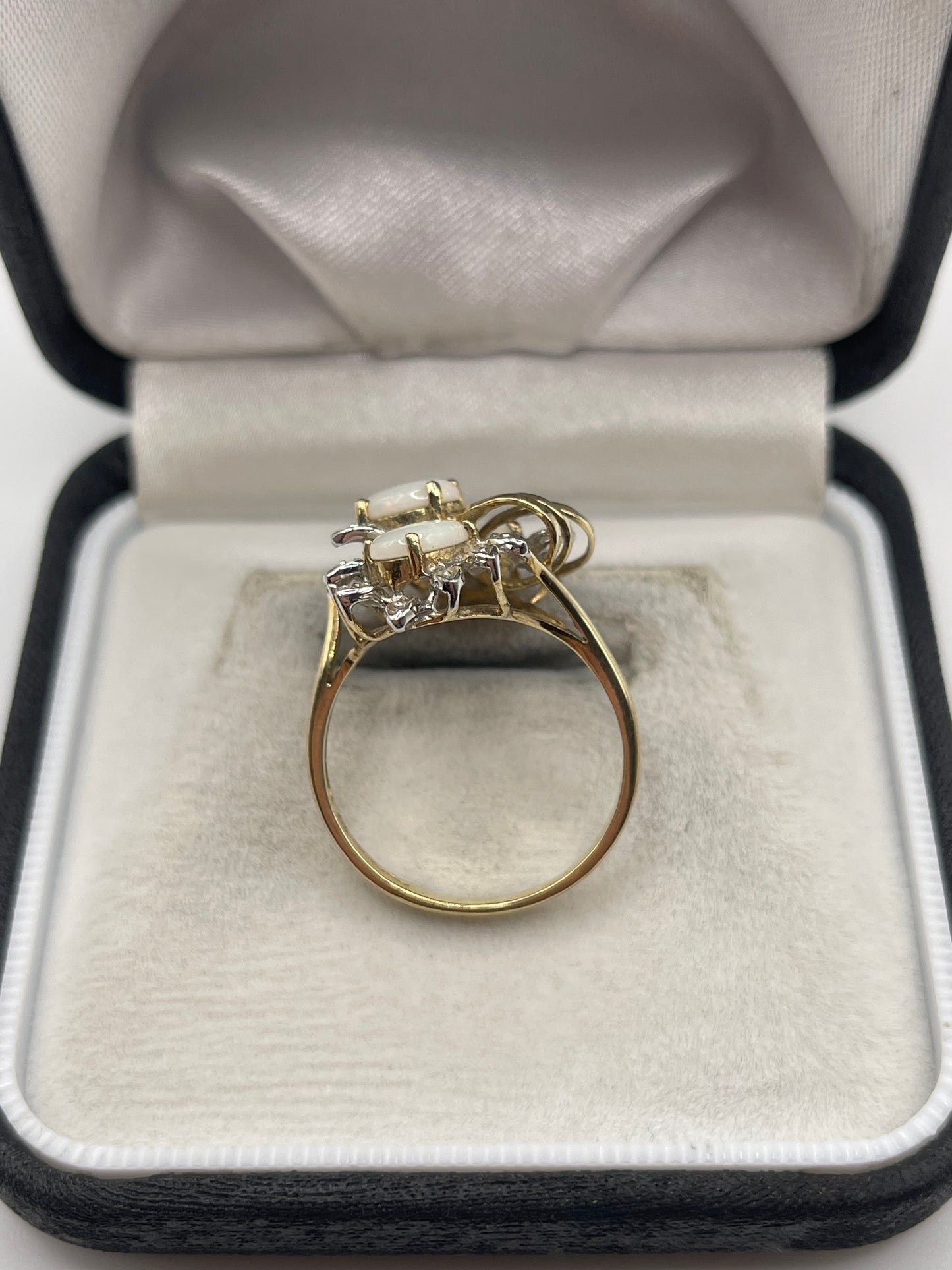 9ct gold opal and diamond ring