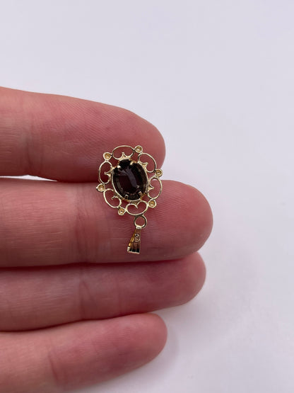 9ct gold garnet pendant