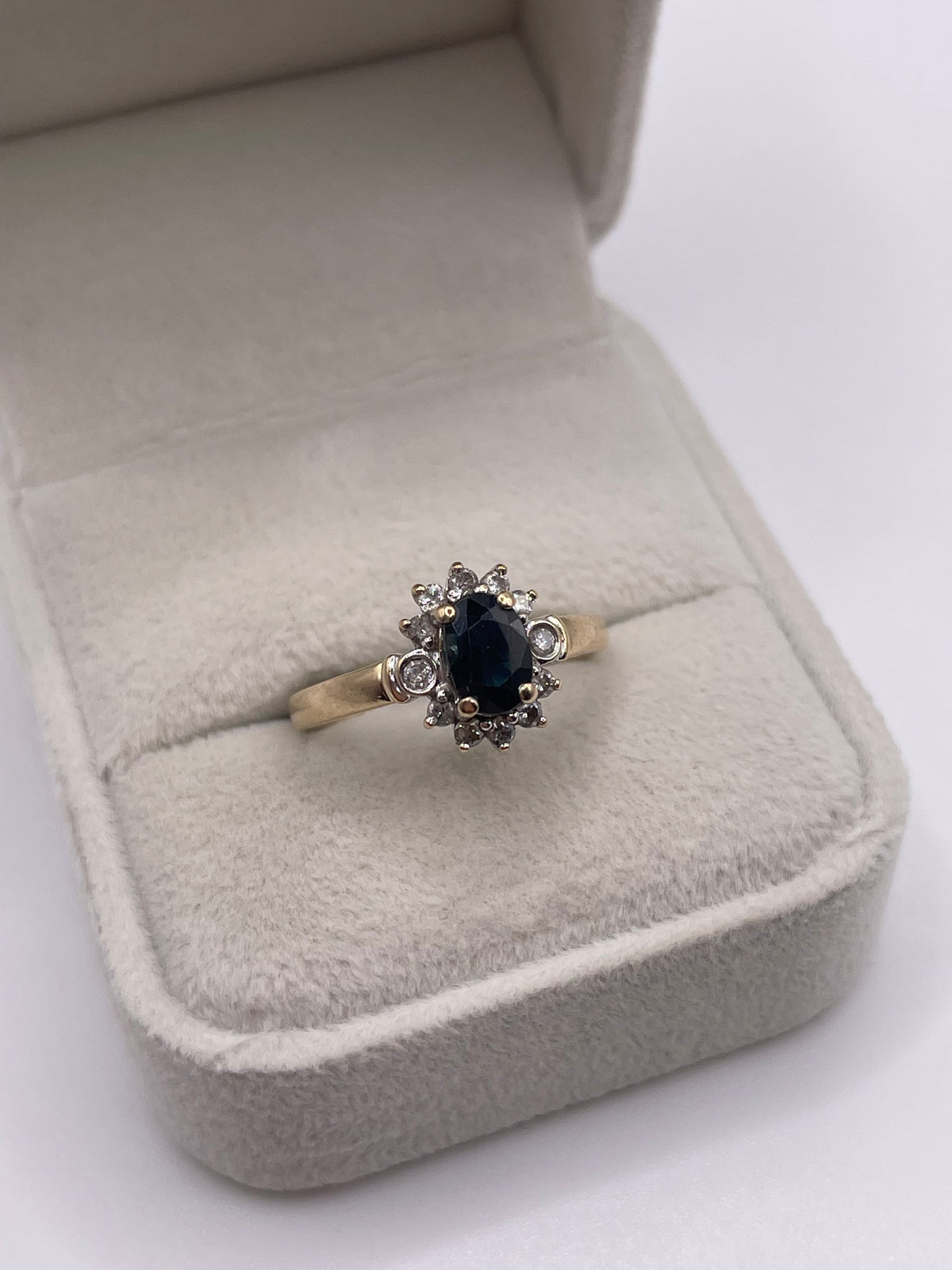9ct gold sapphire and diamond ring