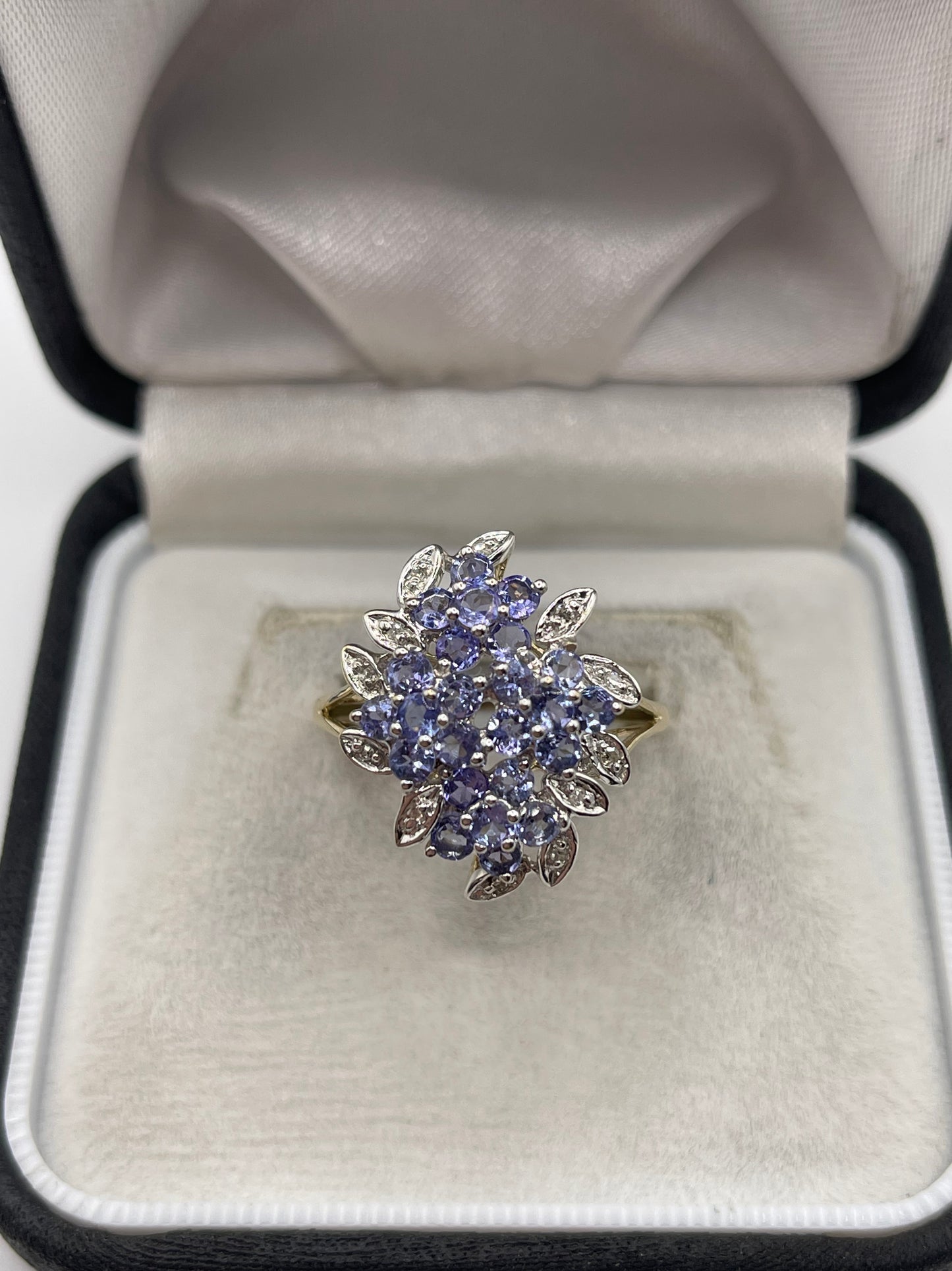 9ct gold tanzanite and diamond ring
