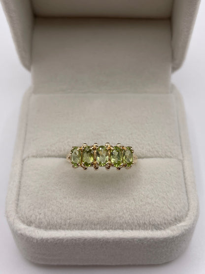 9ct gold peridot ring