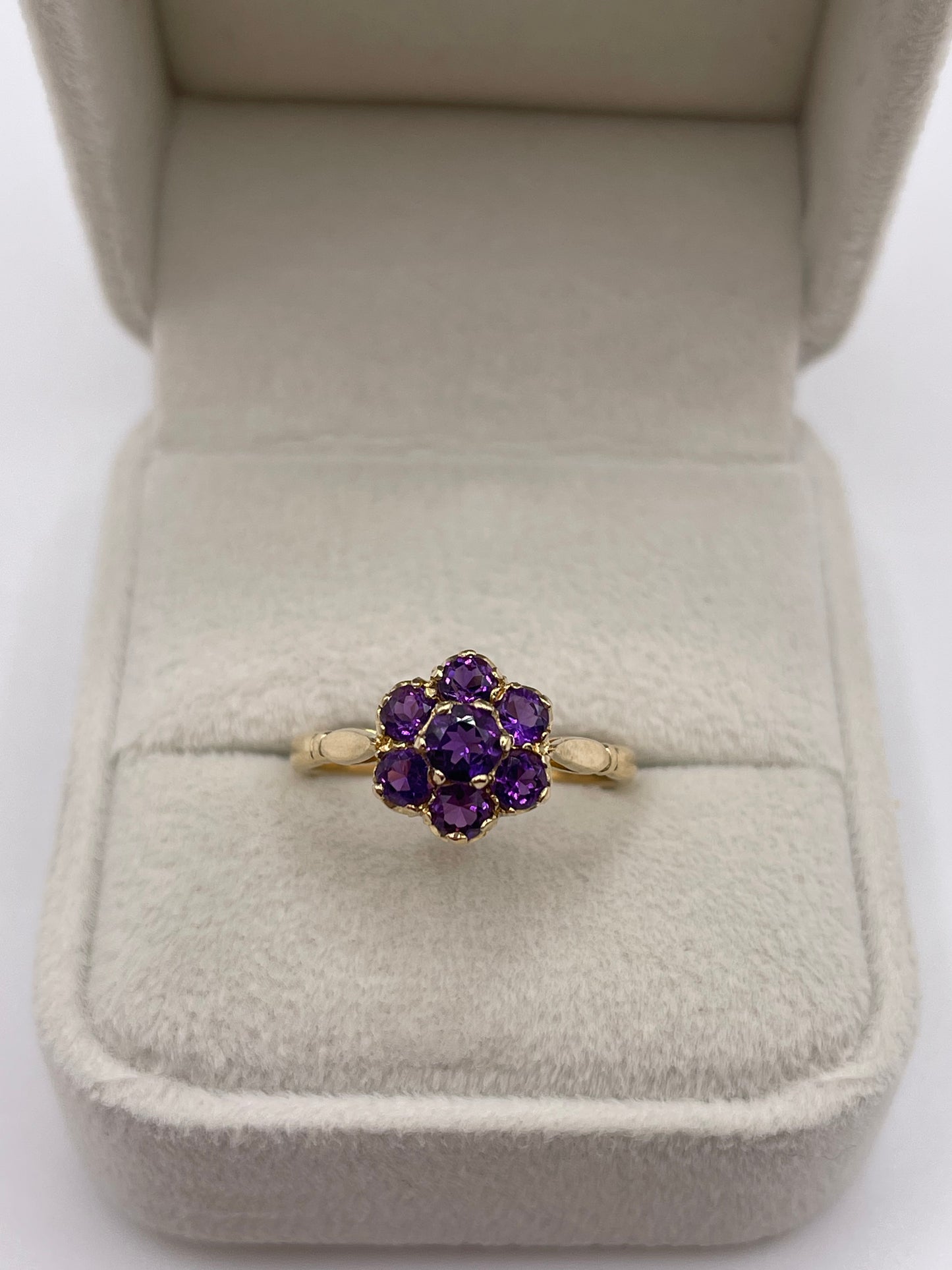9ct gold amethyst cluster ring
