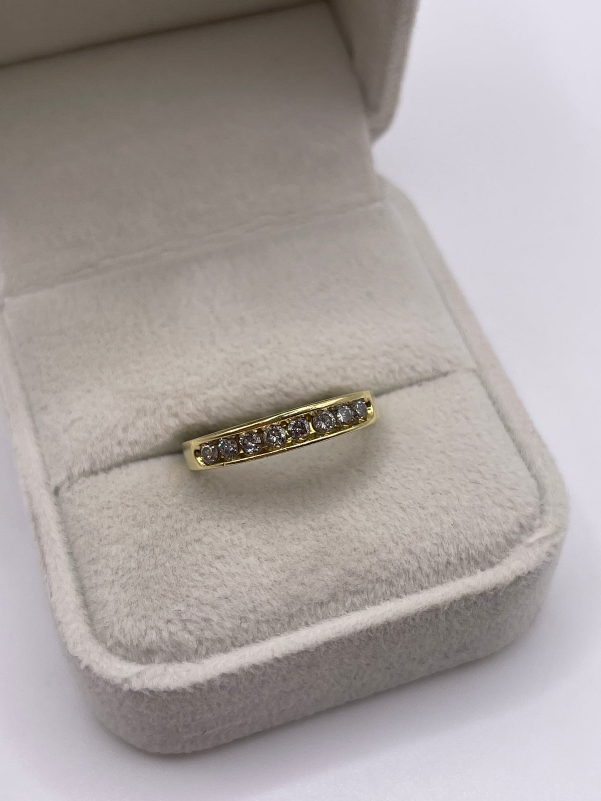 18ct gold 33 point diamond ring