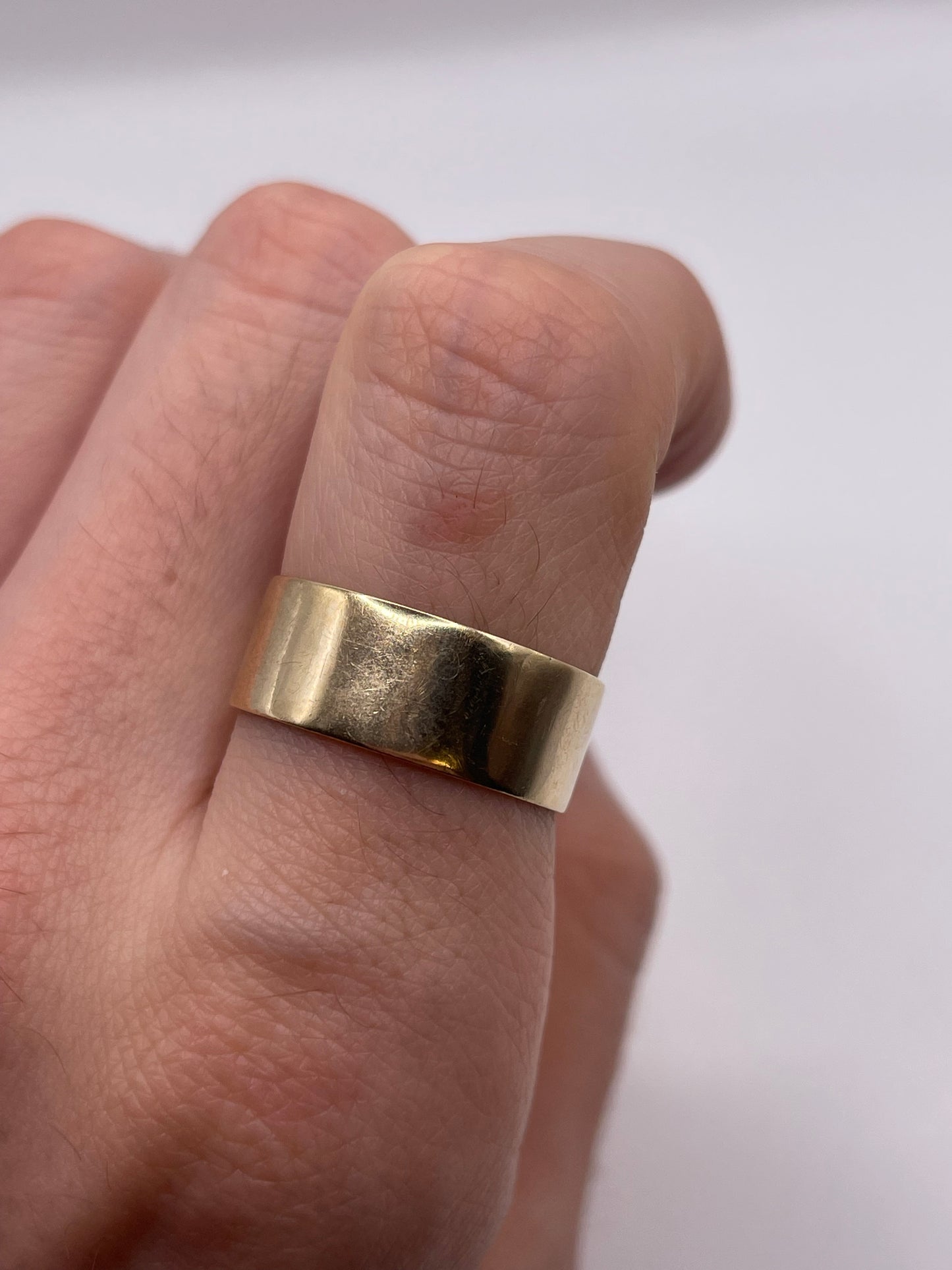 9ct gold band