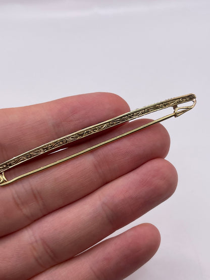 18ct gold sapphire and diamond brooch