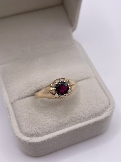 9ct gold garnet ring