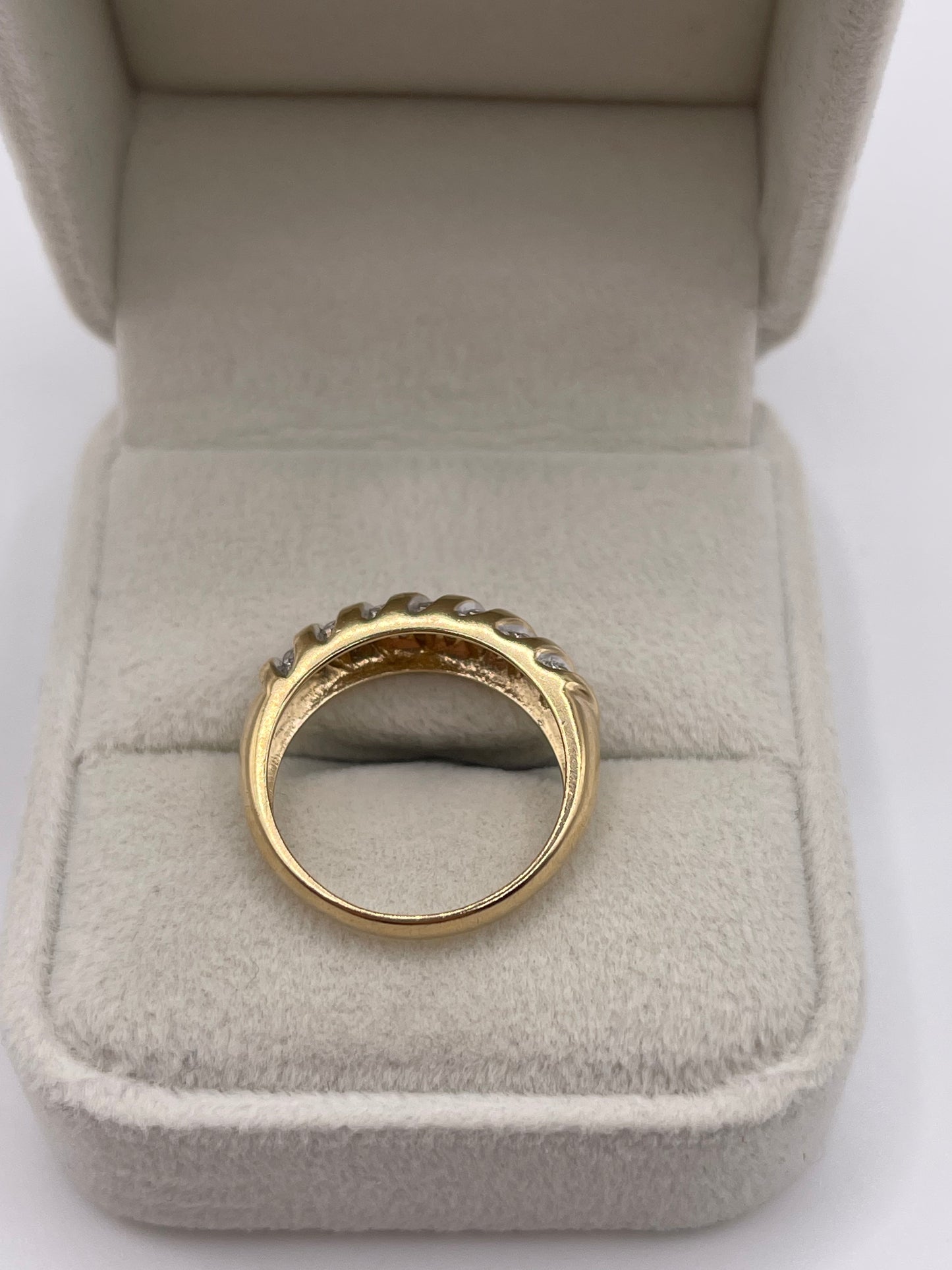 9ct gold diamond croissant ring