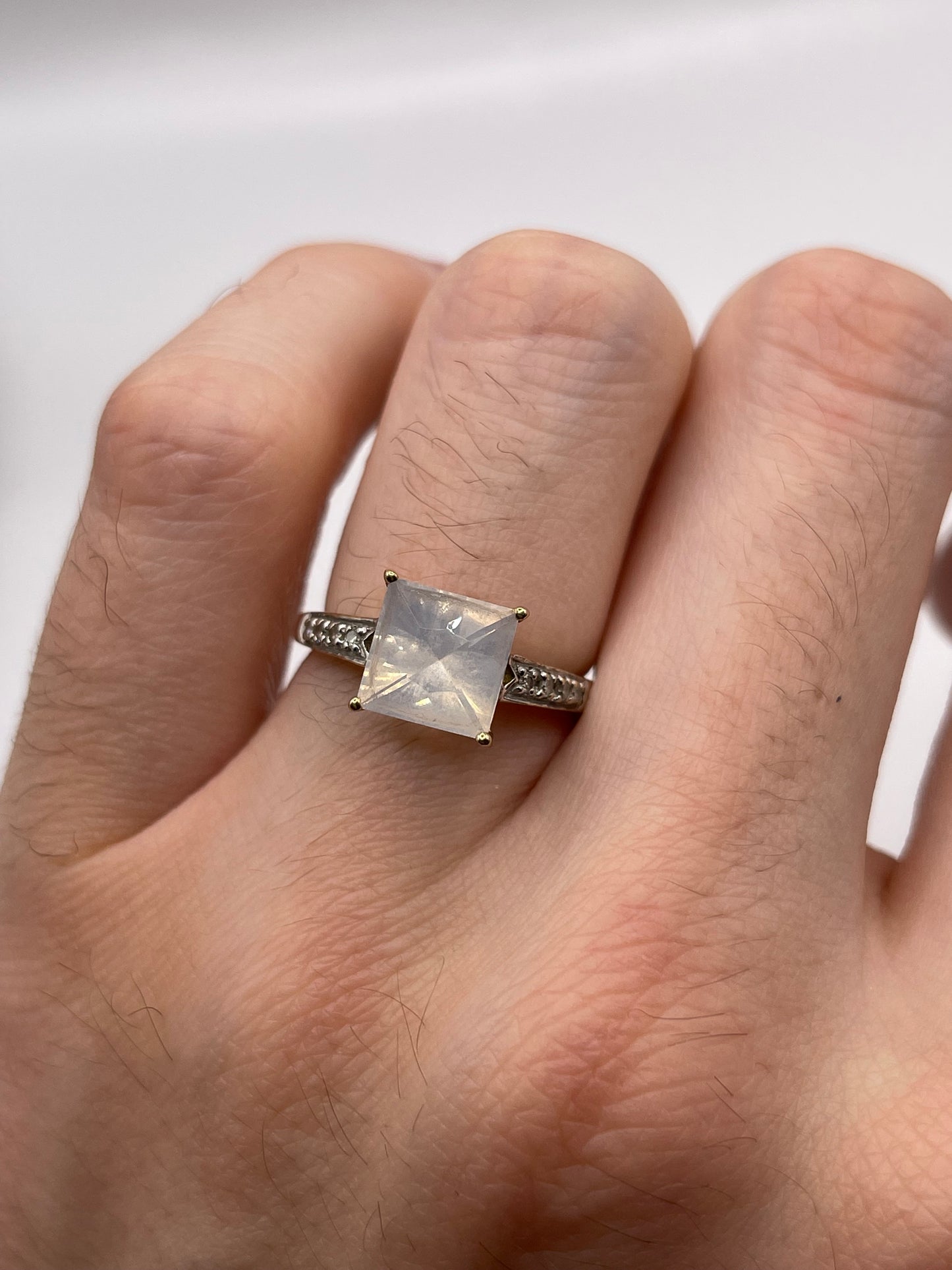 9ct gold quartz and diamond ring