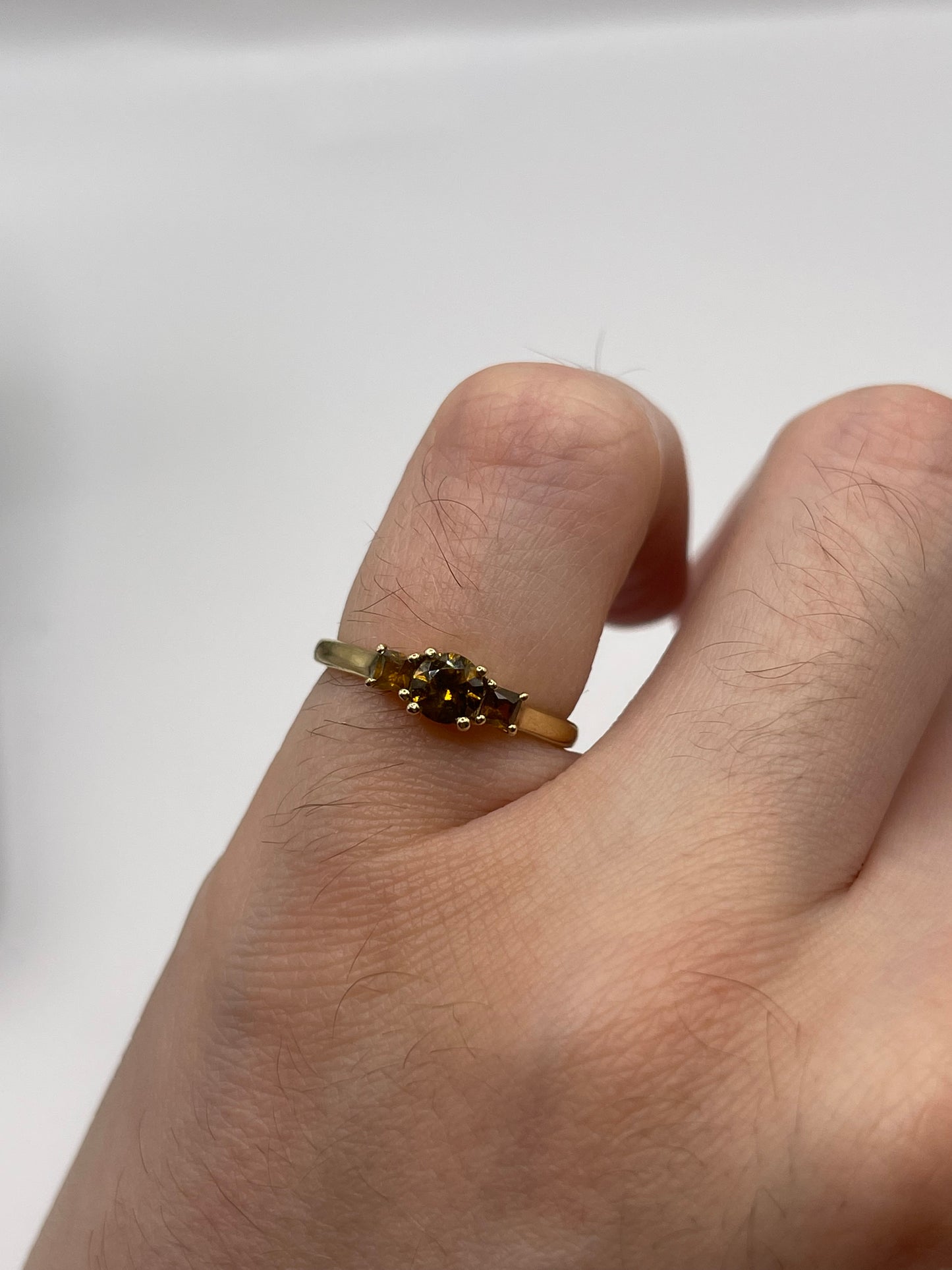 9ct gold quartz ring