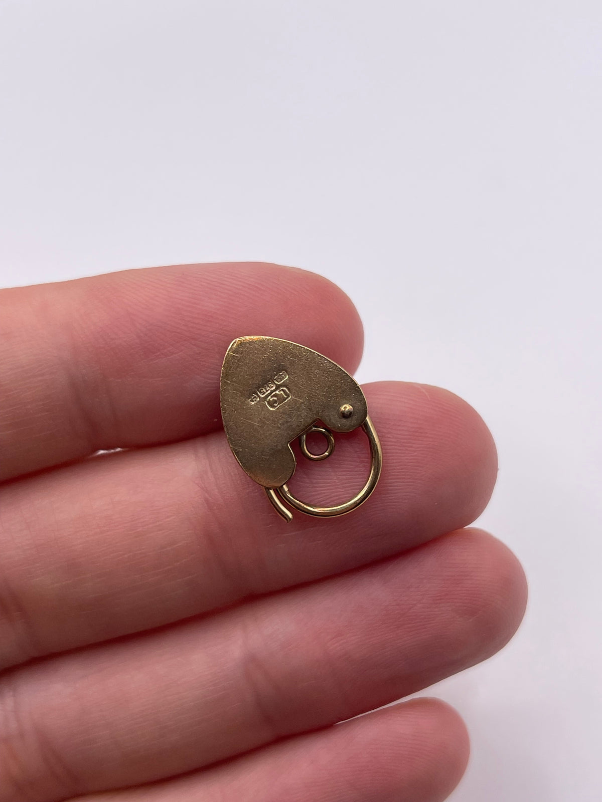 9ct gold padlock 2 – Danjmt