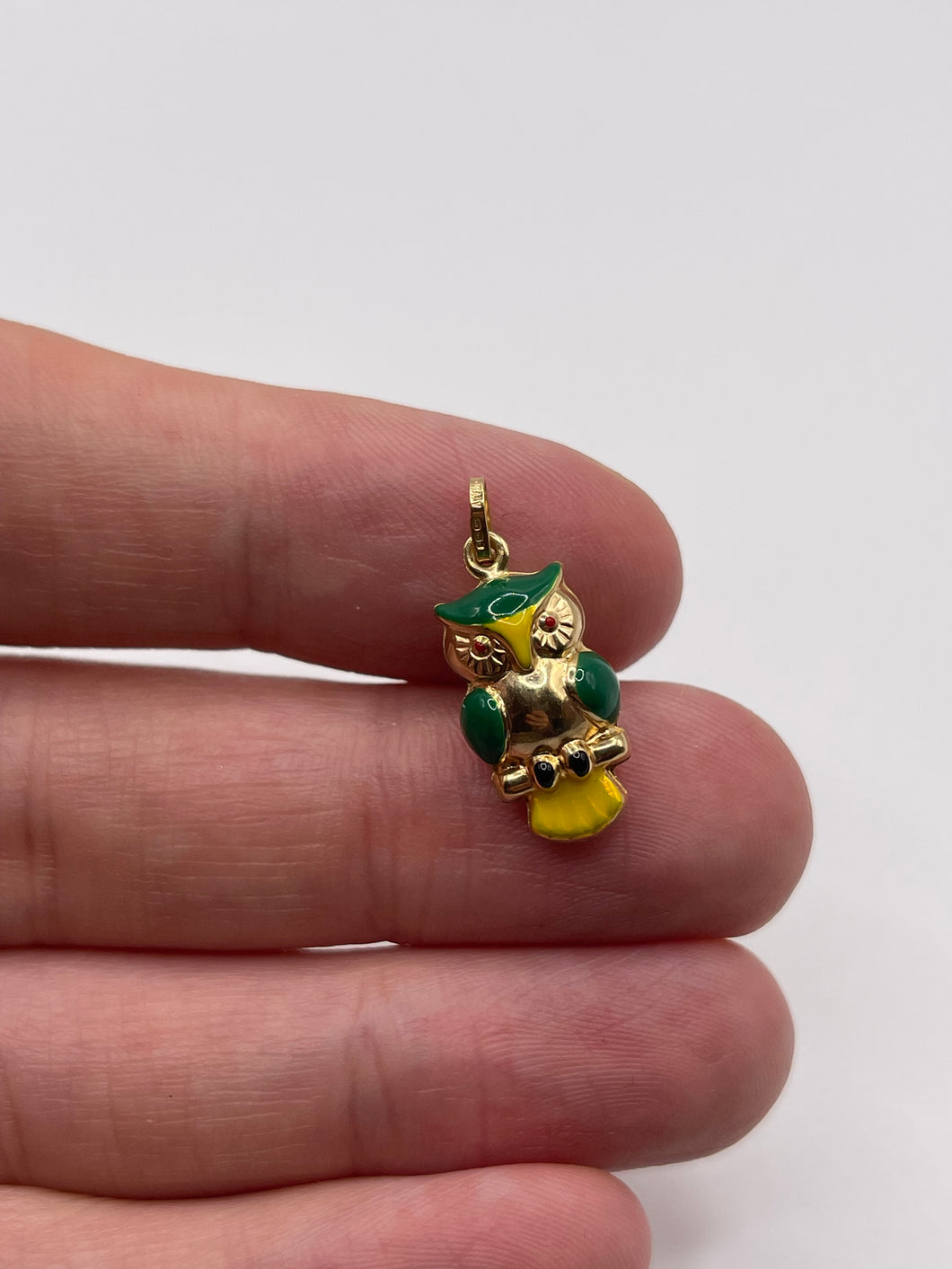 9ct gold enamelled owl charm