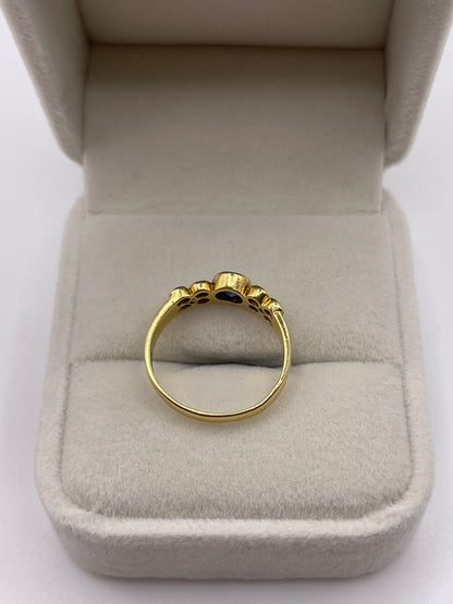 18ct gold sapphire and diamond ring