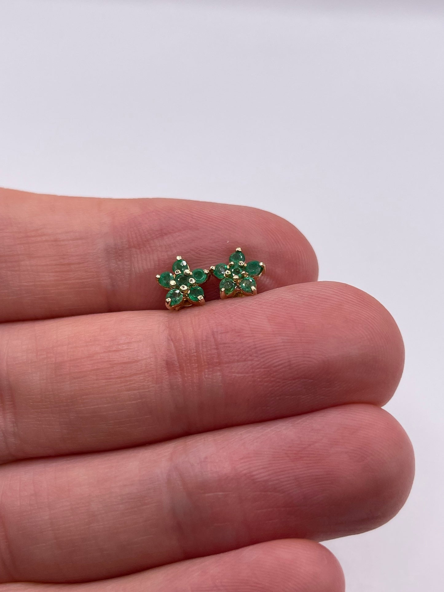 9ct gold emerald cluster earrings