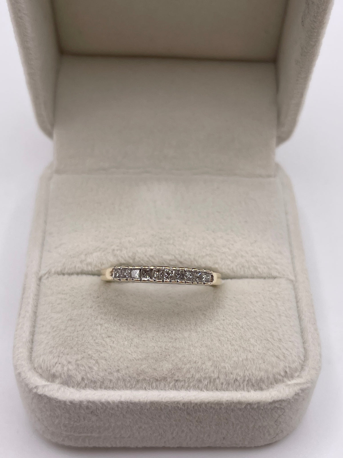 9ct gold diamond ring