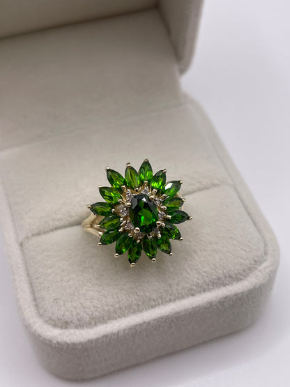 9ct gold diopside and diamond cluster ring