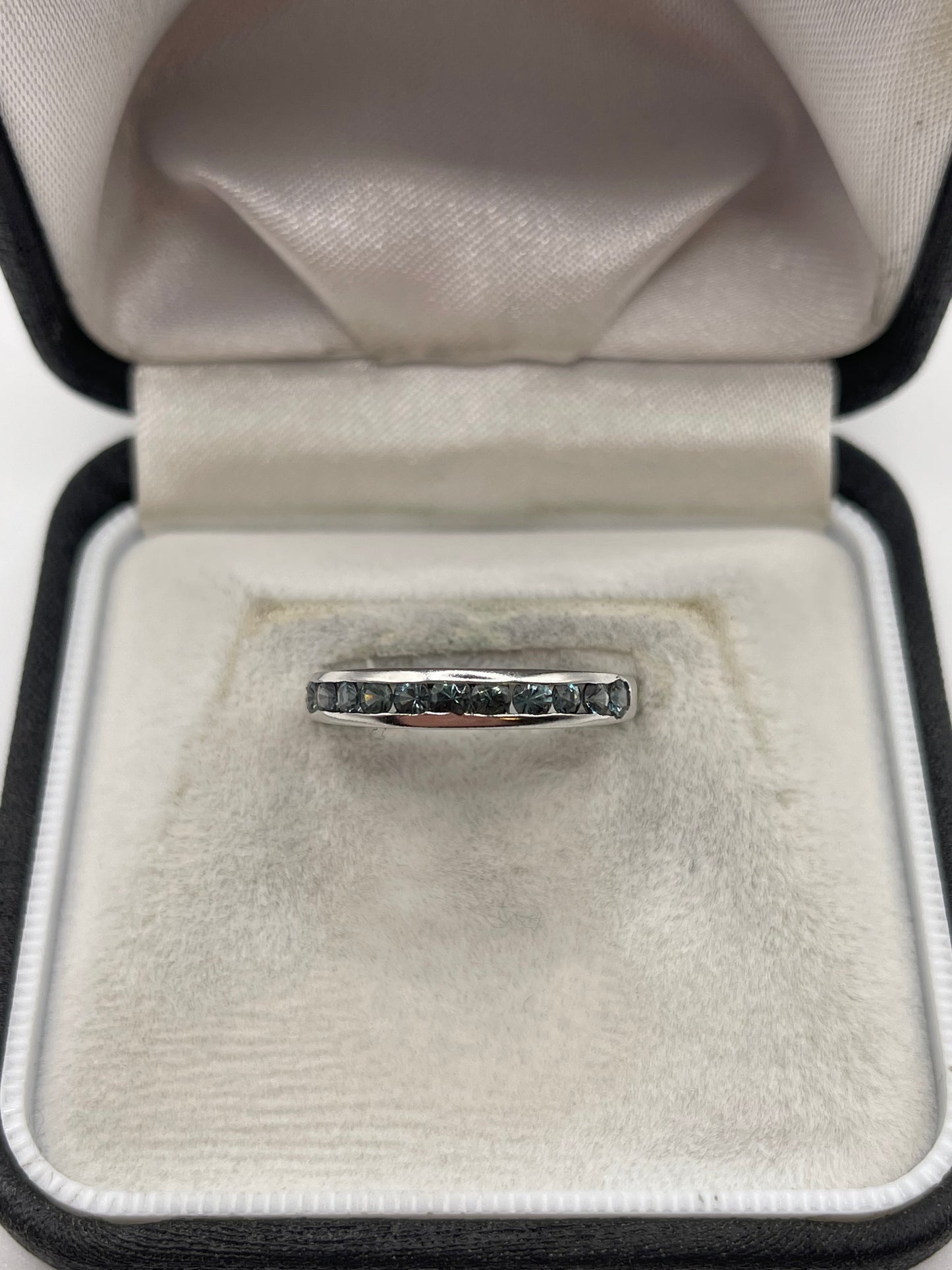 9ct white gold quartz ring