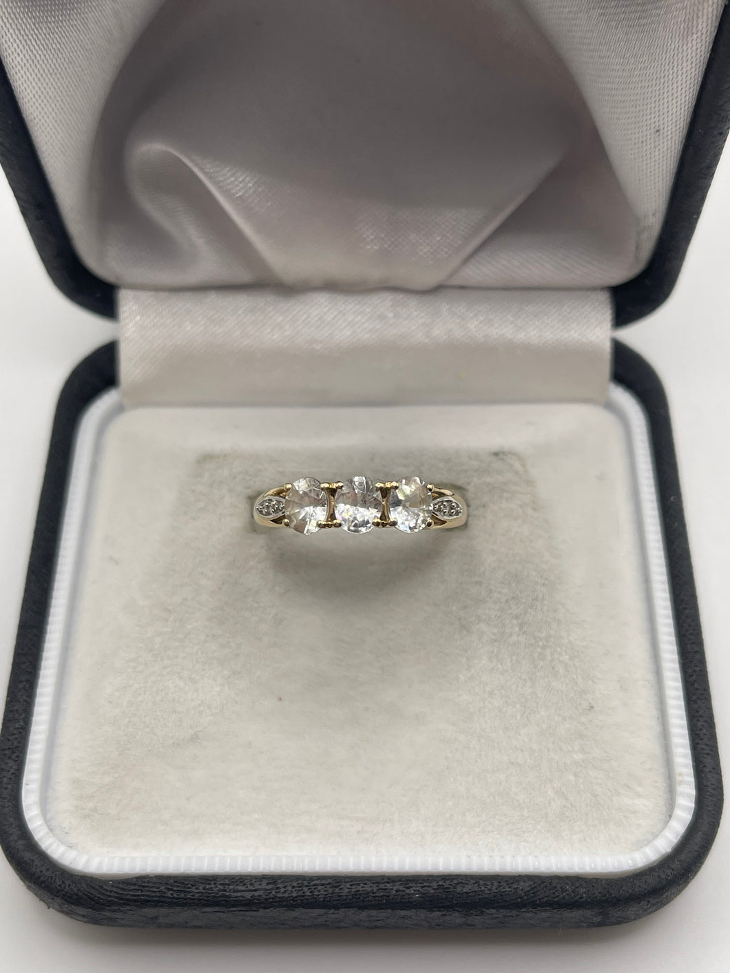 9ct gold white zircon and diamond ring