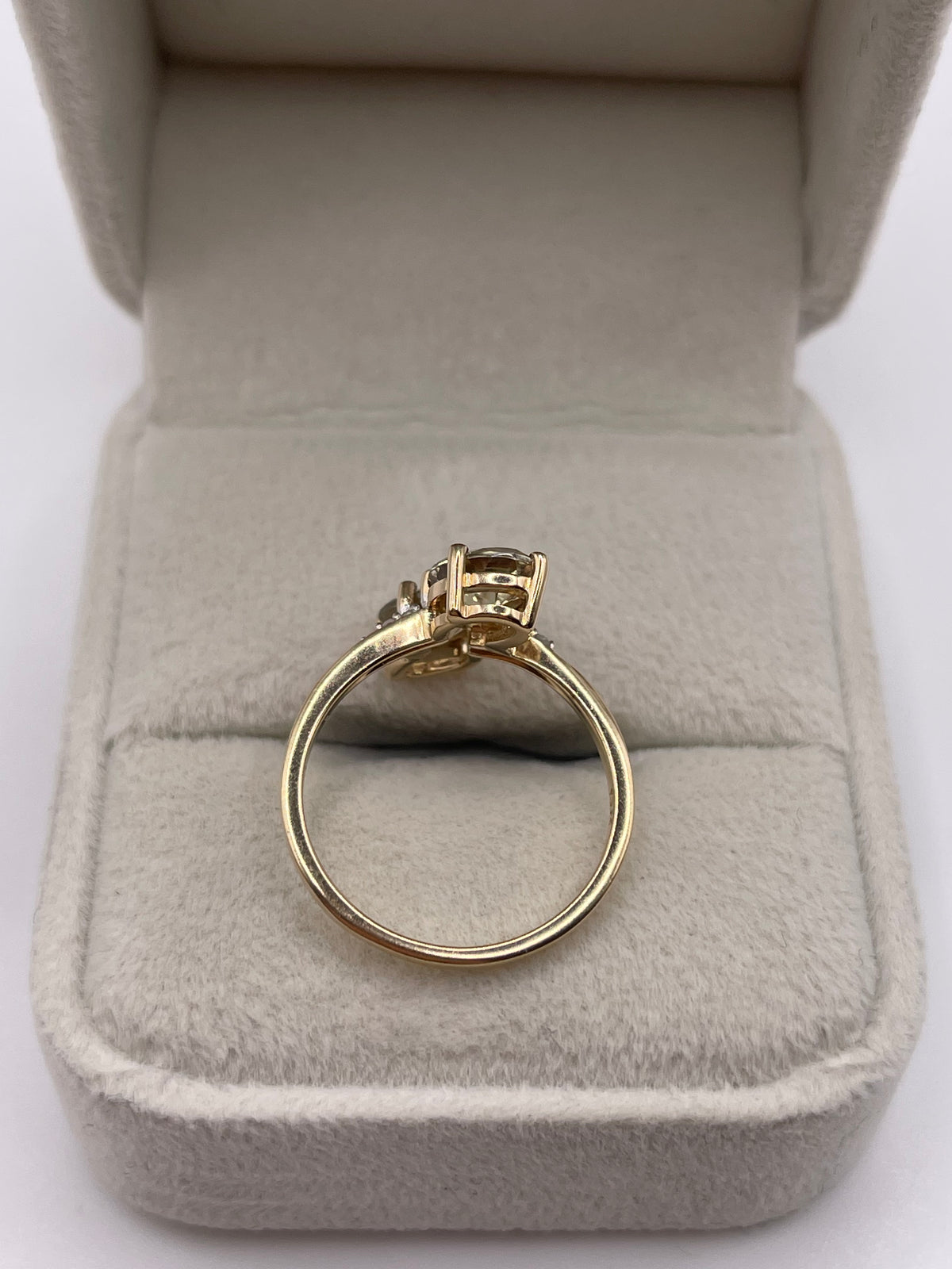 9ct gold quartz and diamond ring