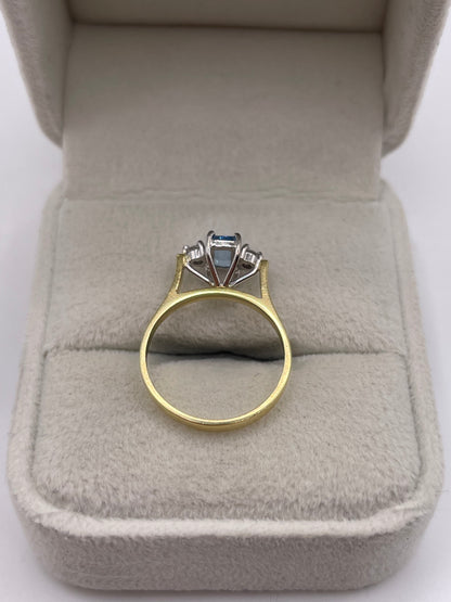 18ct gold aquamarine and diamond ring