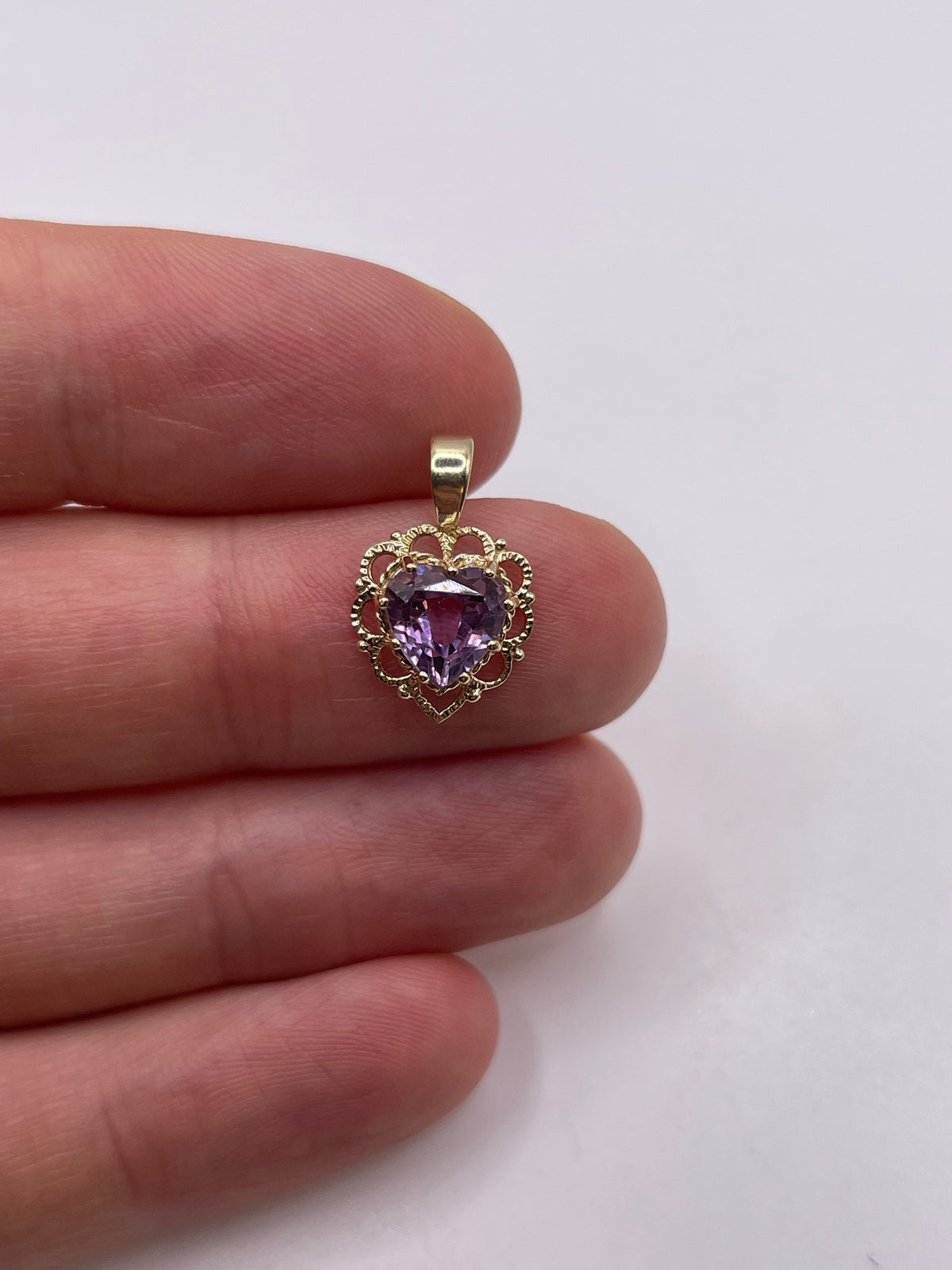 9ct gold amethyst heart pendant