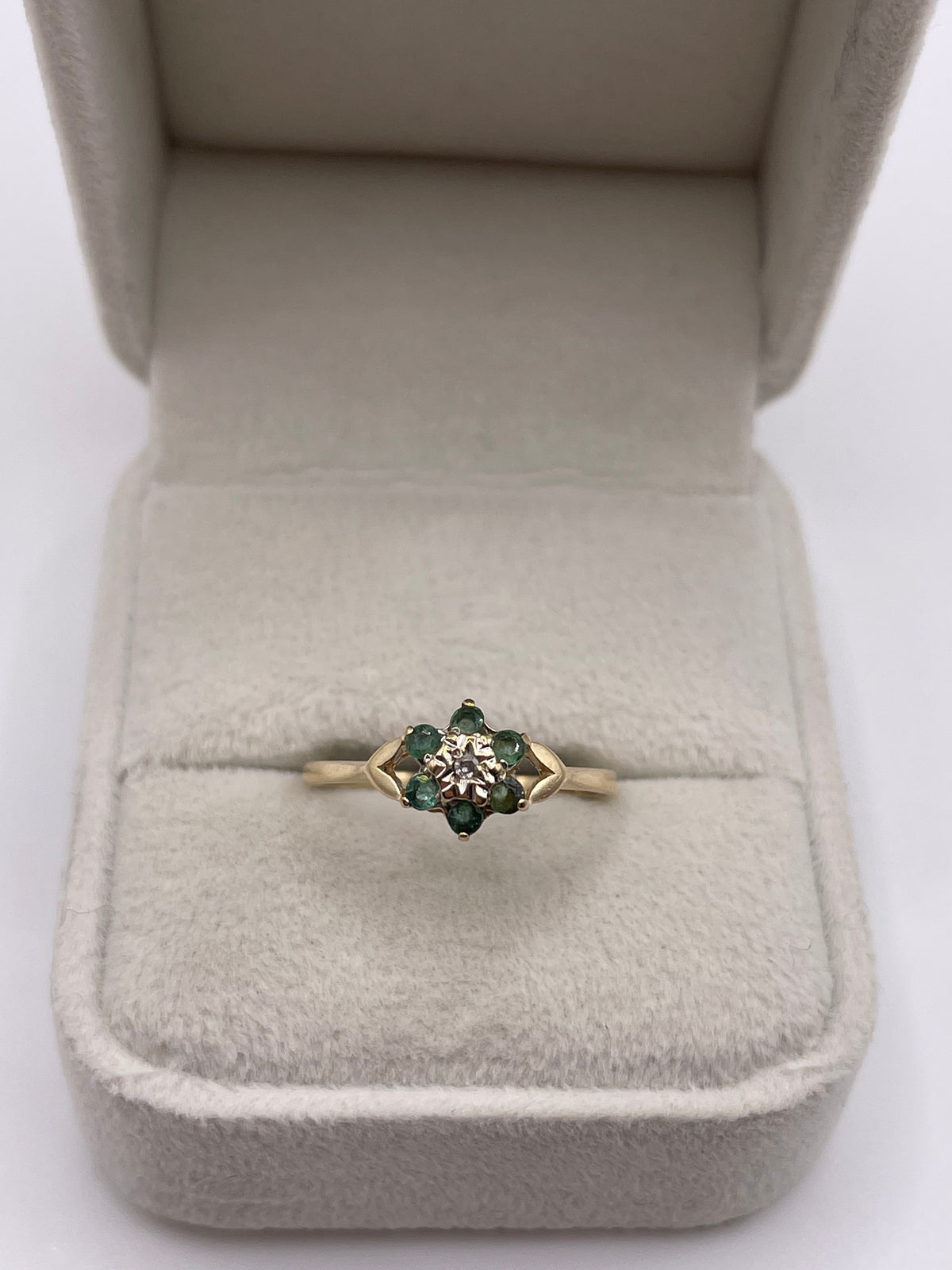 9ct gold emerald and diamond ring