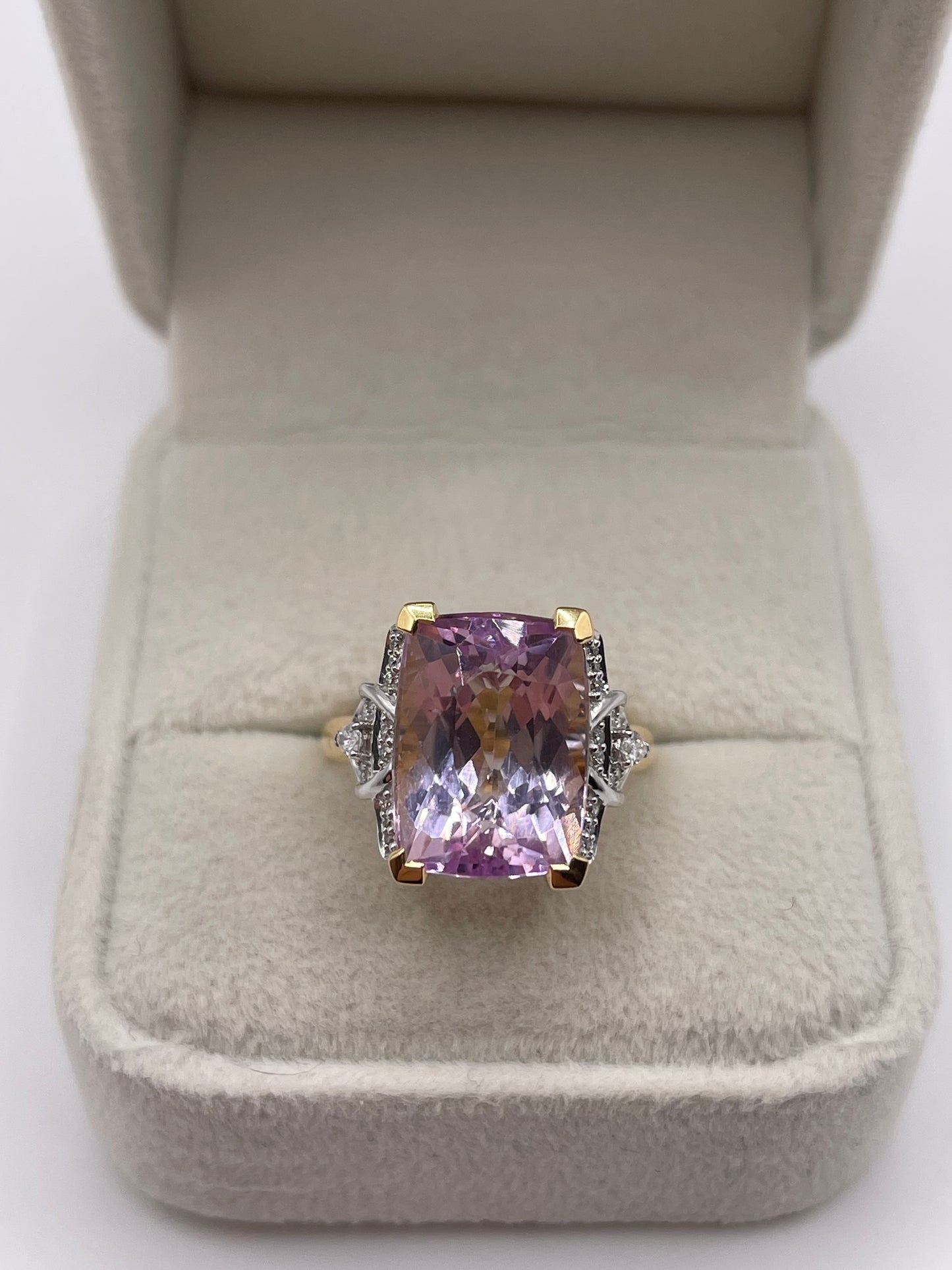 18ct gold kunzite and diamond ring