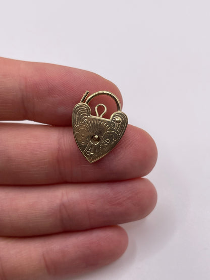 9ct gold engraved padlock 2