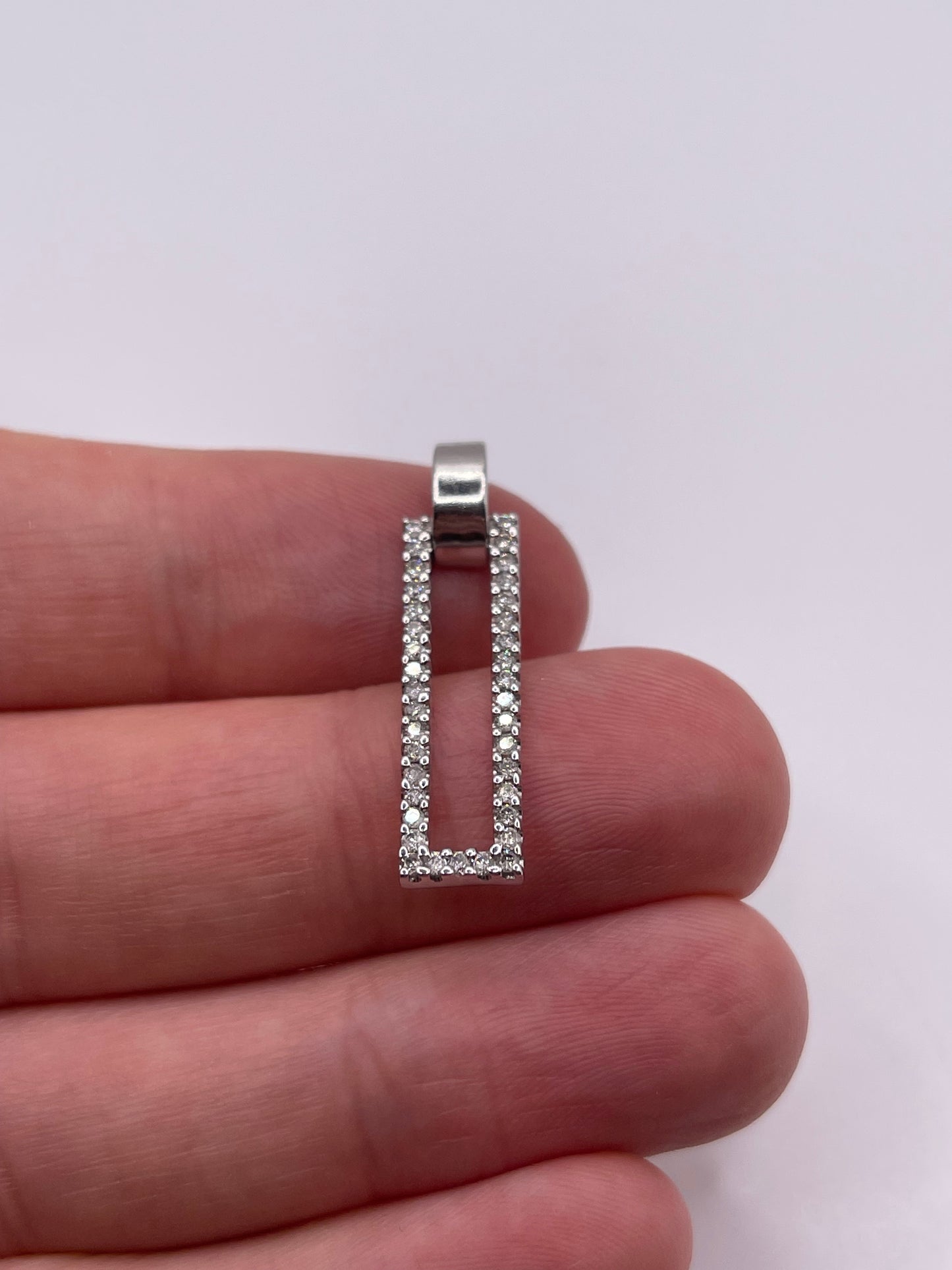 9ct white gold diamond pendant