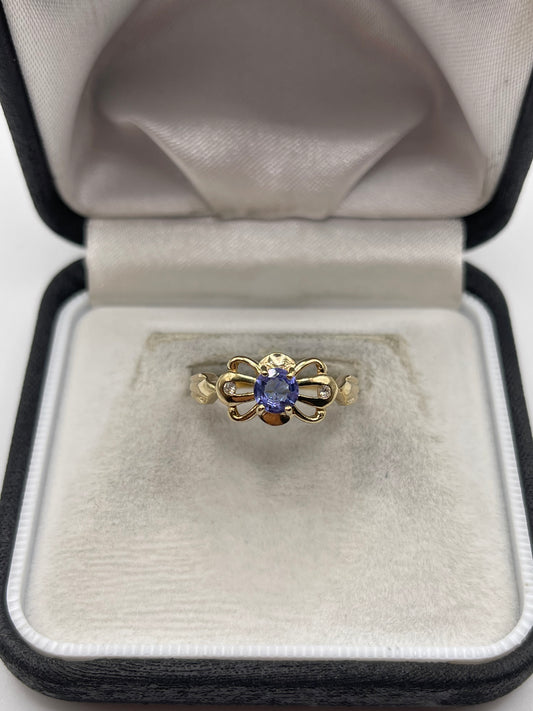 9ct gold tanzanite and diamond ring