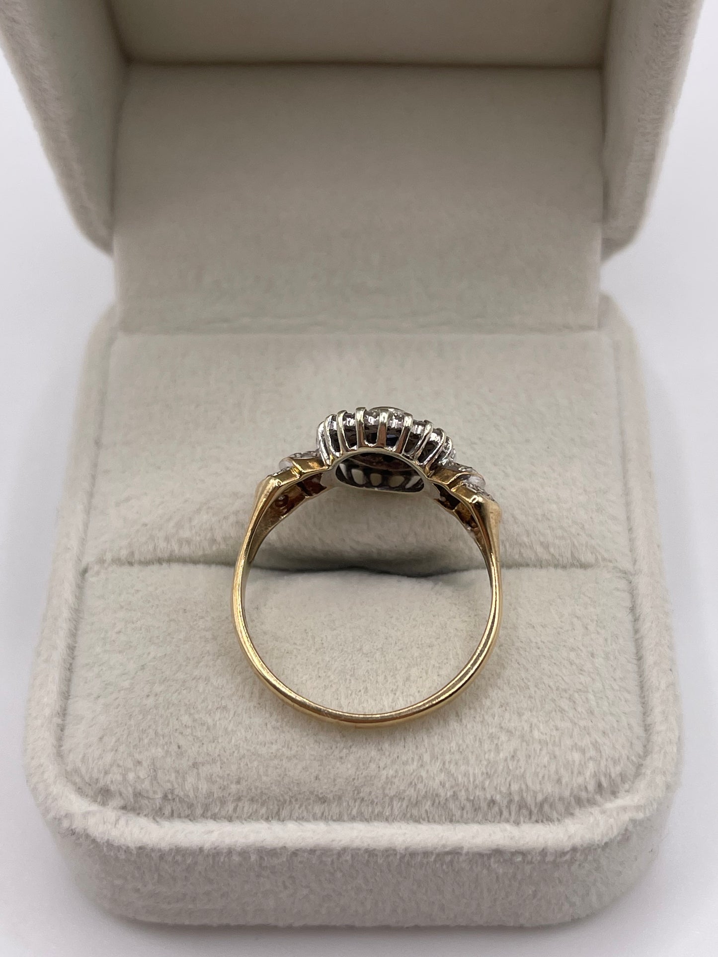 9ct gold sapphire and diamond cluster ring