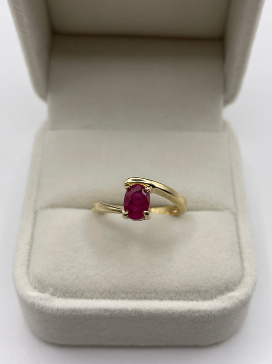 9ct gold ruby ring