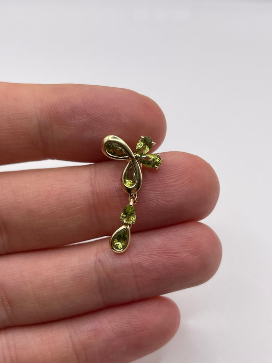 9ct gold peridot pendant
