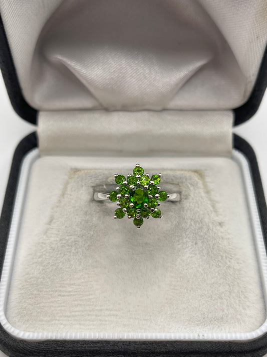9ct white gold diopside cluster ring