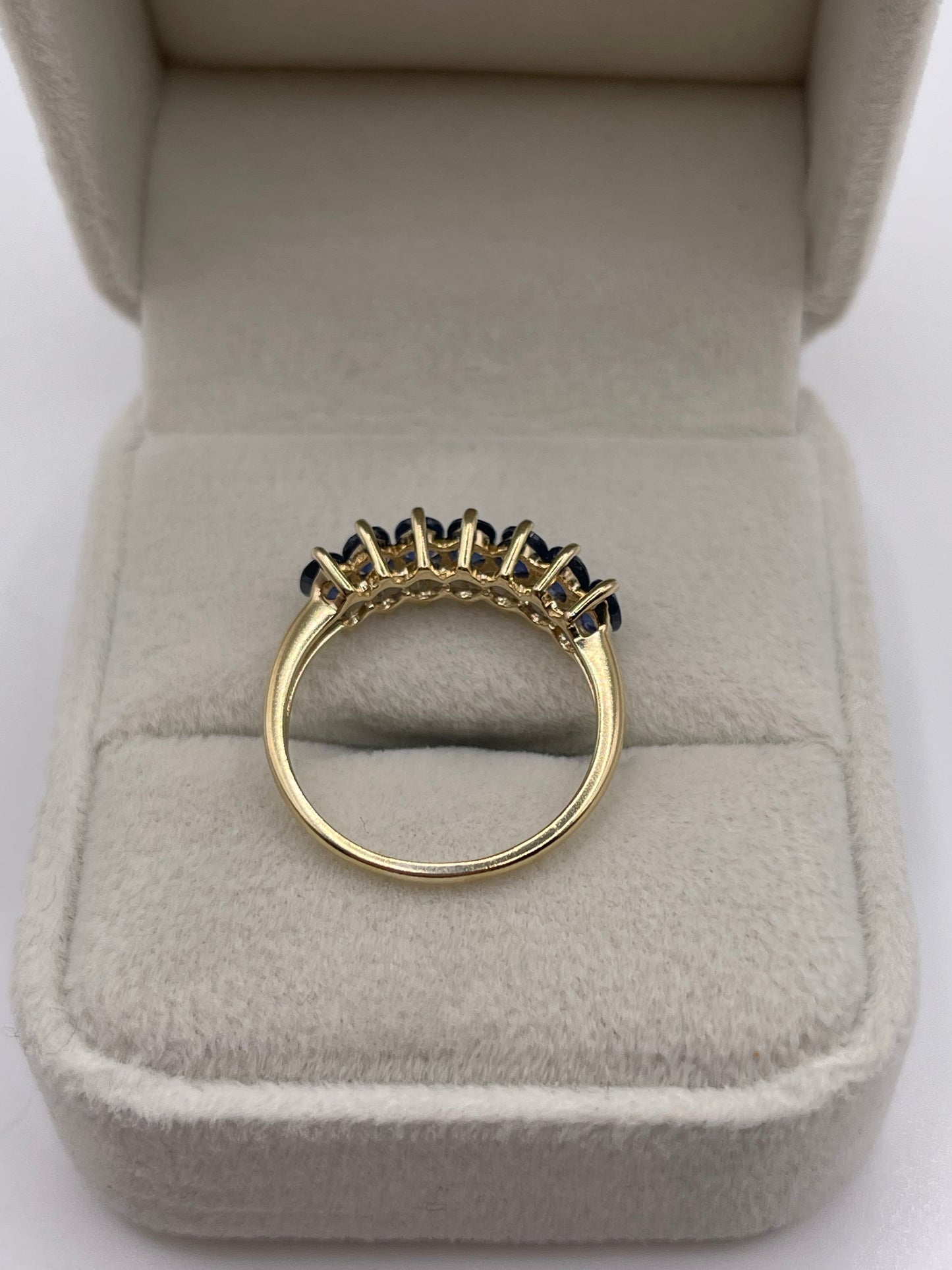 9ct gold sapphire ring
