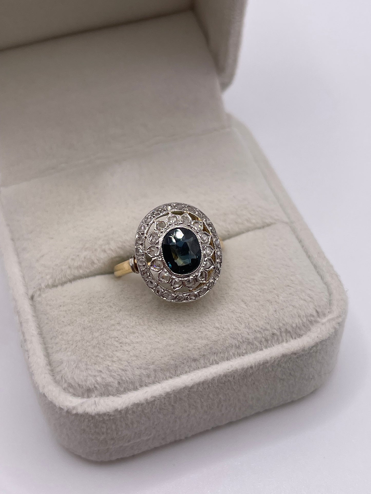 18ct gold sapphire and diamond ring