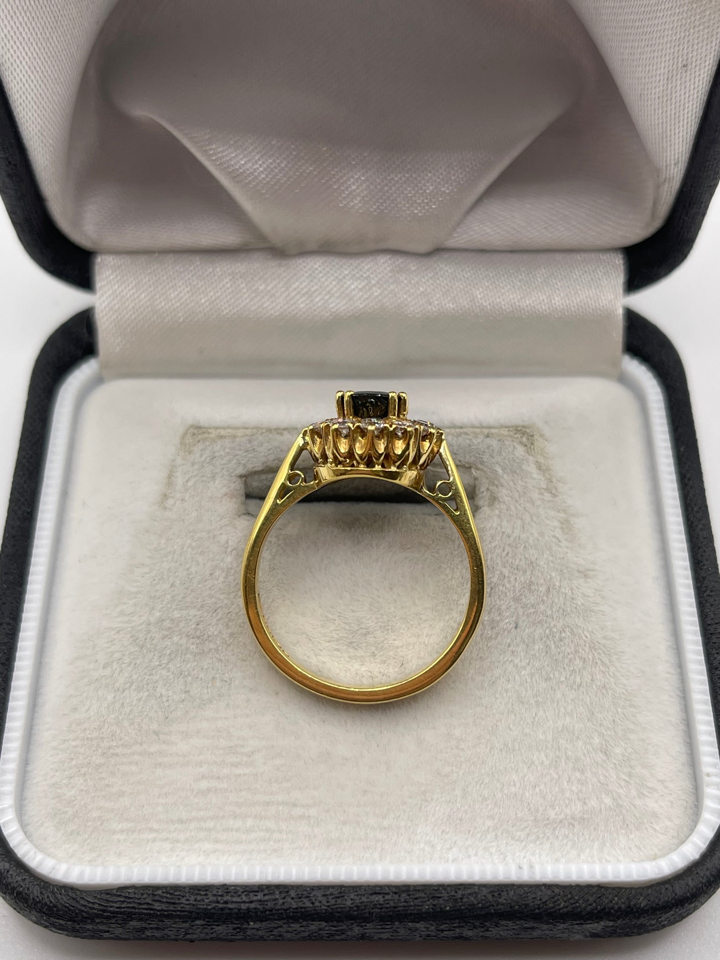 18ct gold sapphire and diamond ring