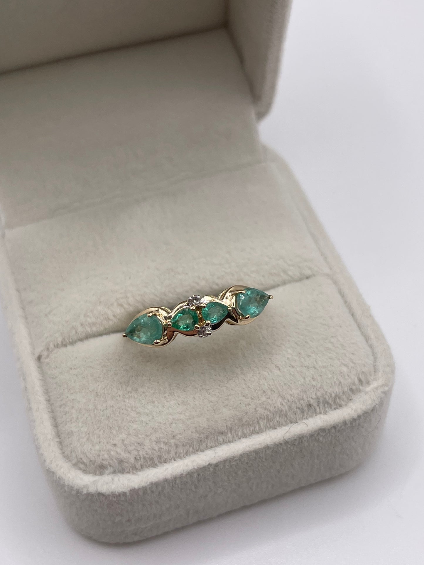 9ct gold emerald and diamond ring