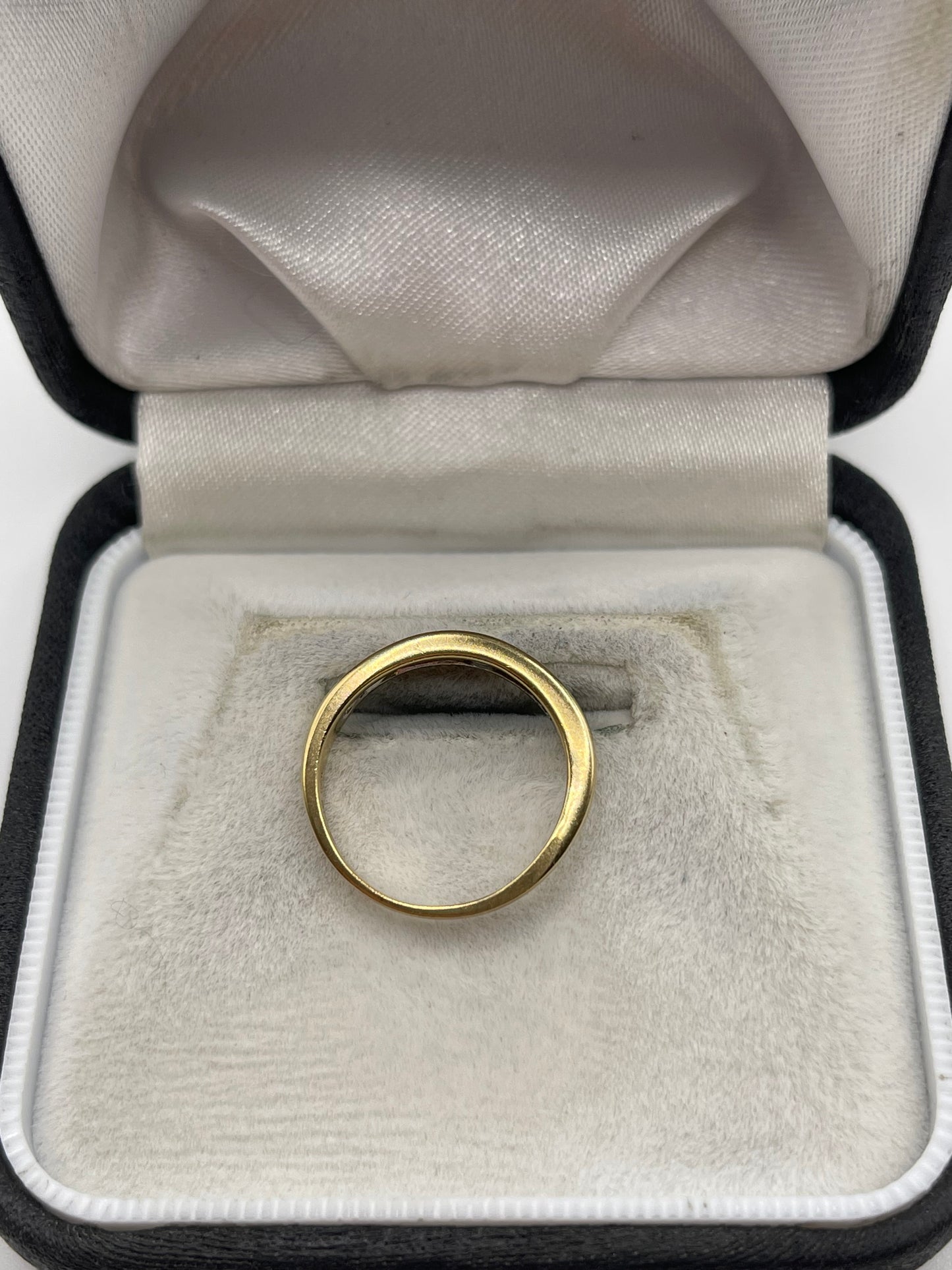 9ct gold diamond ring