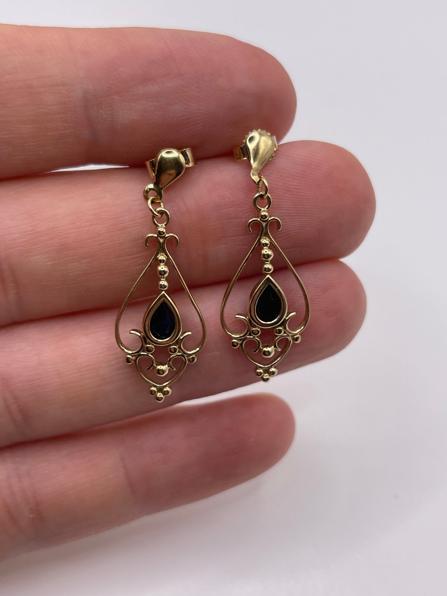 9ct gold sapphire earrings