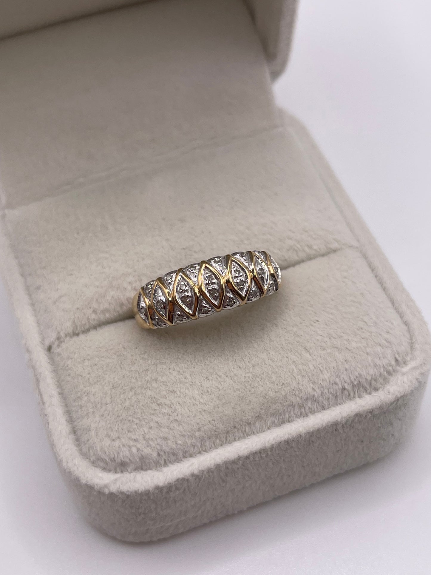 9ct gold diamond ring